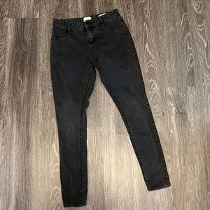 Cotton On - Plain black skinny jeans. Size 6.